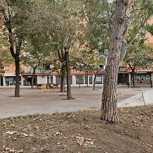  Apartamento 8 Min Walk To The & 10 Min Walk To Convention Centre ! España